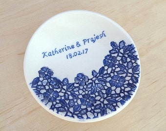 Personalised ring dish. Porcelain ring bowl. Wedding gift, engagement gift. Bridal party gift. Mother of the bride. Ring pillow.