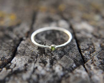Peridot, sterling silver hammered stacking ring with 2mm stone