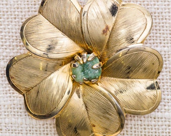 Flower Brooch Vintage Etched Gold Green Cabachon Dimensional Hearts Broach Vtg Pin 7JJ