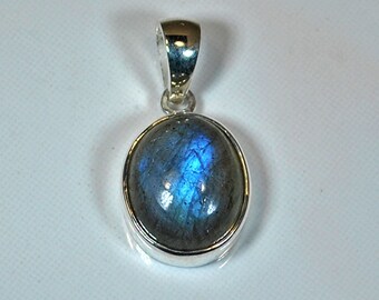 Sterling silver pendant labradorite setting