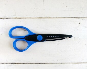 Scrapbooking scissors, Paper scissors, black scissors, scrolled edge, paper crafts, paper cutting