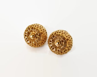Vintage Monet Dome Earrings, Clip Ons, Gold Tone Filigree, Signed, Very Good Condition, 0.5" Diameter, Classic Jewelry, Gift for Mom