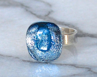Sterling Silver and Dichroic Glass Cabochon Ring - Blue Metallics size.. UK M.5 .. US 6.75