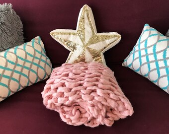 Small, Chunky, Knit Blanket
