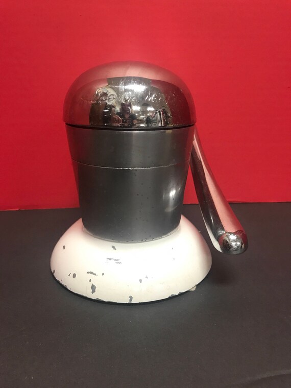 Juice-O-Mat tilt top juicer