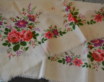 Vintage floral wool shawl, Ukrainian floral head scarf, floral babushka shawl, Cream floral wool fabric,floral wool shawl, floral wool scarf