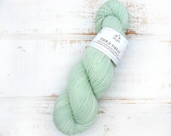 Sage - Hand Dyed Yarn - Tonal Yarn - Sock yarn- Norwegian wool