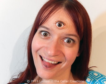 Super Realistic Third Eye prosthetic with glossy eye insert (in various colours) and eyelash for cosplay (Garnet, Night Vale, etc)