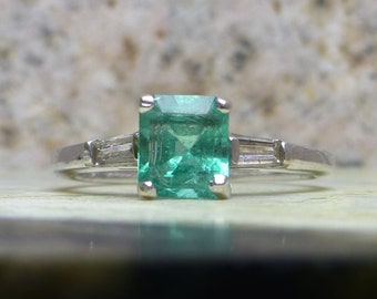 Vintage Emerald and Diamond Ring, Vintage Engagement Ring, Natural Emerald Ring, Vintage Emerald Ring,
