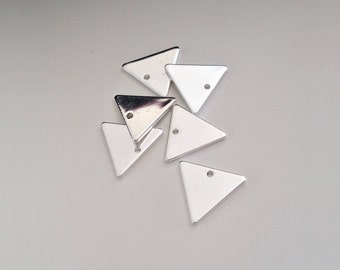 10 charms silver triangles, geometric pendant, 14mm
