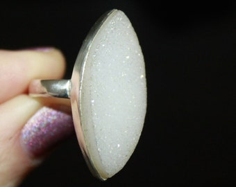 Snow White Druzy Ring, Agate Druzy Silver Ring, Boho Simple Ring with White Crystal, Jewelry in 925 Silver, Gemstone Ring Sparkle Raw Stone