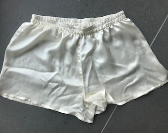 Silk ivory boxershorts for woman