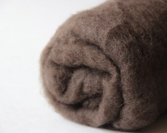 Needle felting wool, 1 oz, beaver - brown. Maori wool blend of coopworth and corriedale. Brown needle felting wool.