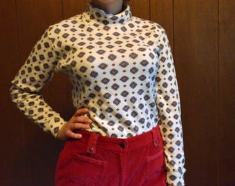 Large Geometric Turtleneck