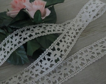 FREE SHIPPING 2 Yards Vintage Lace Trim Cotton