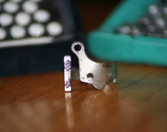Rabbit™ Typewriter Ring (Dollar Sign)