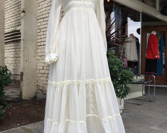 Gunne Sax dress~ 1970's~ 70's~ full length~ Maxi~ wedding~ Boho~ Peasant dress~ long white Vintage lace gown~ size Medium