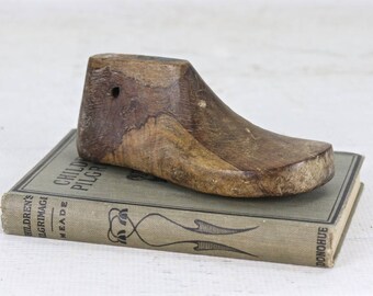 Vintage Wooden Shoe Form ,Childs Shoe Form, Wooden Baby Shoe Form, Baby Shoe Wooden Shoe Form Nursery Decor, Wooden Shoe Form Wood Shoe Form