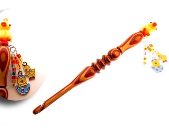 Handmade Wood Crochet Hook Easter Duck and Chicks size K