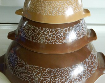 Woodland Brown Pyrex Cinderella mixing bowls 441/442/444