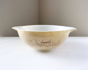 Vintage Pyrex mixing bowl #444 Forest Fancies Cinderella bowl, 4 litres