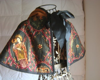 Toddler hooded capelet