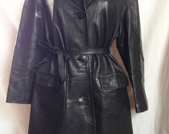 Coat vintage, black leather, T 40 / 42.