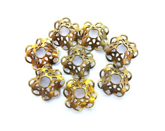 6 VINTAGE flower beads, metal lace design 9mm