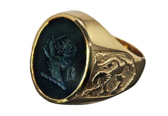 Lion Engraved Onyx Ring Lion Engraved Onyx Ring