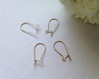 4pcs (2 pairs) Supports matte golden earrings