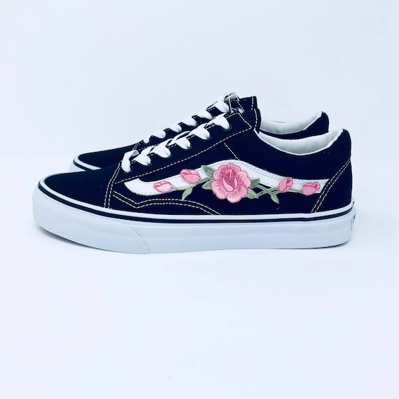 zwarte vans met rozen zwarte vans met rozen
