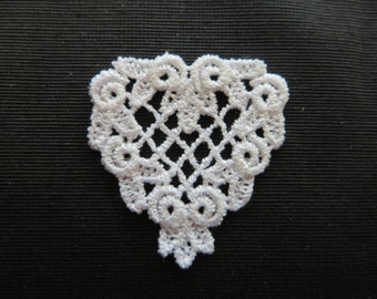 Heart Applique with Rosebud Edge Venise Lace 6008