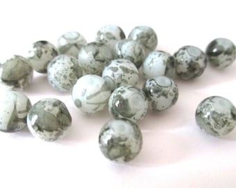 10 white speckled black glass beads 8mm (B-18)
