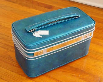 Primo Train Case by Samsonite -- Deep Teal Makeup Case with Mirror & Tray -- Adorable Vintage Luggage
