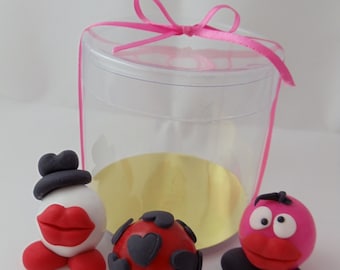 Edible fondant Valentine bubble gum / Bubble gum / valentine toppers / valentine cookies / valentine / bubble favors / party favors