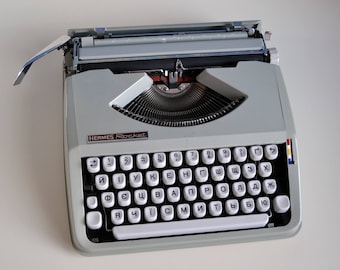 Small Manual Typewriter Hermes Rocket Vintage Portable Typewriter made in 70s Compact Lightweight Typewriter Vintage Gift, European Vintage
