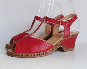 Red 70s Vintage Leather Wedges With Ankle Strap // Size 36