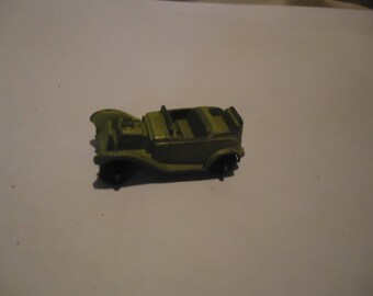 Vintage Tootsietoy Metal Lime Green Toy Race Car, collectable, USA, Roadster