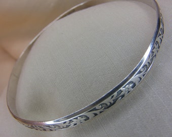 Sterling Silver Art Nouveau Floral Pattern Bangle