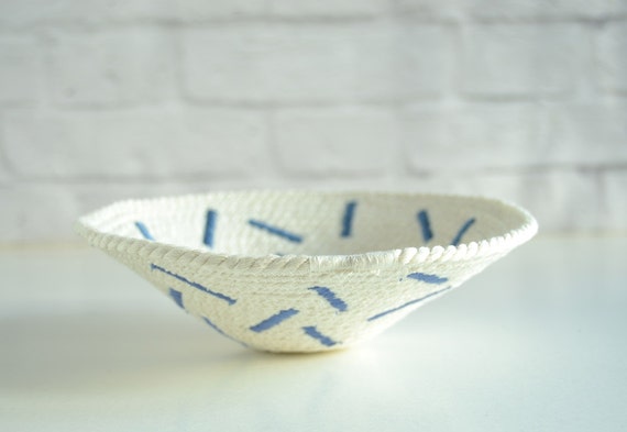 Ring dish in blue and white, a tactile and soft cotton bowl with a fun embroidery design / Gift for mom / trinket dish / Modern home decor