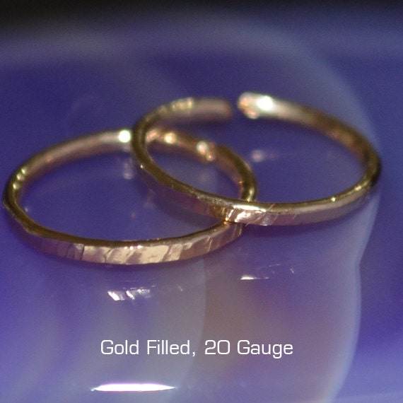 Small Hammered Nose Ring - Gold Nose Stud - Nose Hoop - Cartilage Earring - Tragus Earring - Daith Ring - Helix Hoop - Nose Piercing 20g