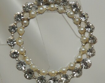 Vintage Rhinestone and Pearl Wreath Brooch