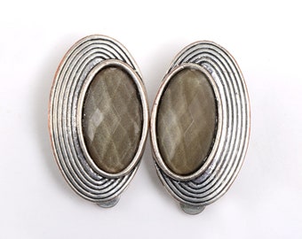 Vintage clip earrings, vintage earrings, clip on, clip on earrings, costume earrings, earrings, non pierced earrings, costume jewelry, retro