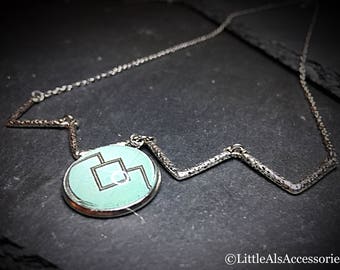Twin Peaks, Chevron Necklace, The Owl Twin Peaks, Silver Zig Zag Necklace, Twin Peaks Jewelry, Laura Palmer, Gift For Her, Green Pendant