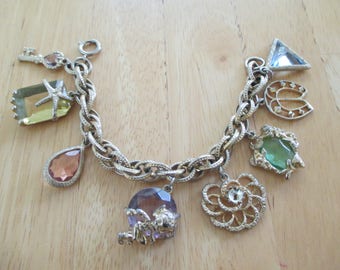 Vintage costume jewelry / rhinestone charm bracelet