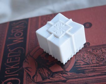 Vintage Present Presentation Gift Ring Box, Present Shaped Velvet Ring Box, Engagement Ring box, Wedding Ring Box, Heirloom Display Box