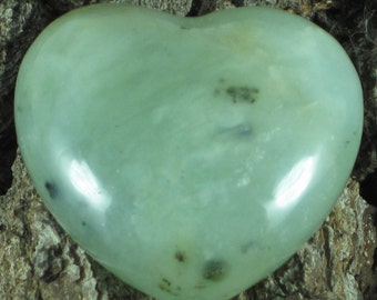 Serpentine New Jade Heart, Serpentine, New Jade, Green Heart, Crystal Heart, Crystal Healing, Healing Crystal, Green Crystal, Green Heart