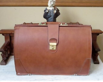 Dads Grads Sale Vintage Gladstone Style Briefcase In Tan Leather With Brass Closure Locking Clasp And Keys- Very Good Condition