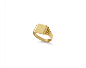 14k solid gold signet baby ring. signet ring. pinkie ring.
