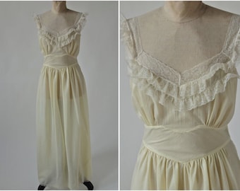 Vintage Art Deco 30's/40's Nightgown Buttercup Yellow Trousseau by Terris Lace Bias Cut size Small